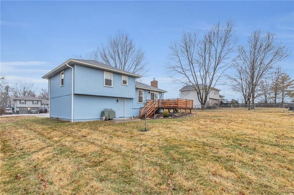 15503 Lawrence Avenue — photo 27