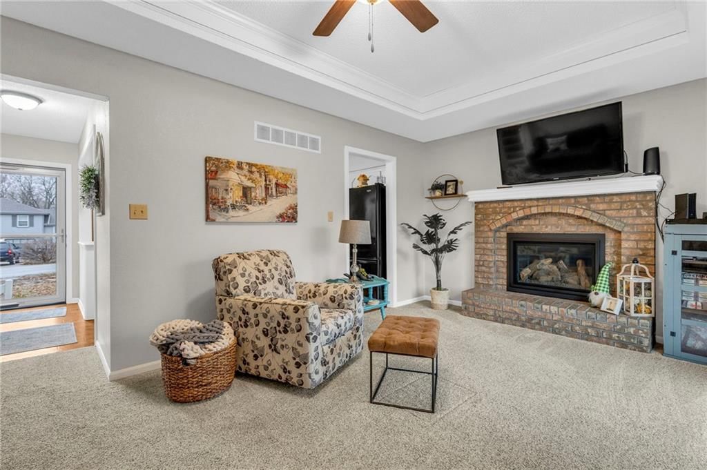 15503 Lawrence Avenue — photo 5