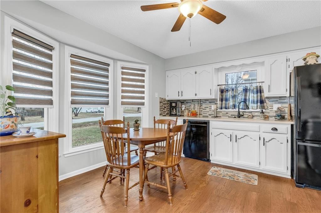15503 Lawrence Avenue — photo 10
