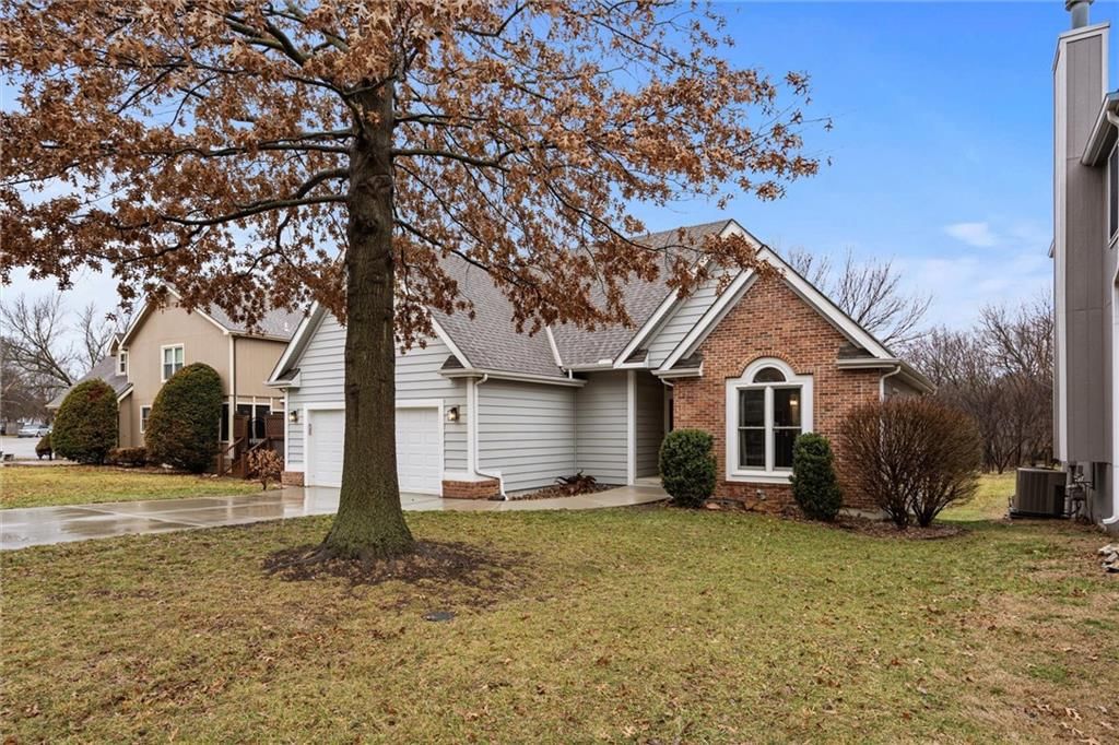 1015 Stone Meadows Drive — photo 3