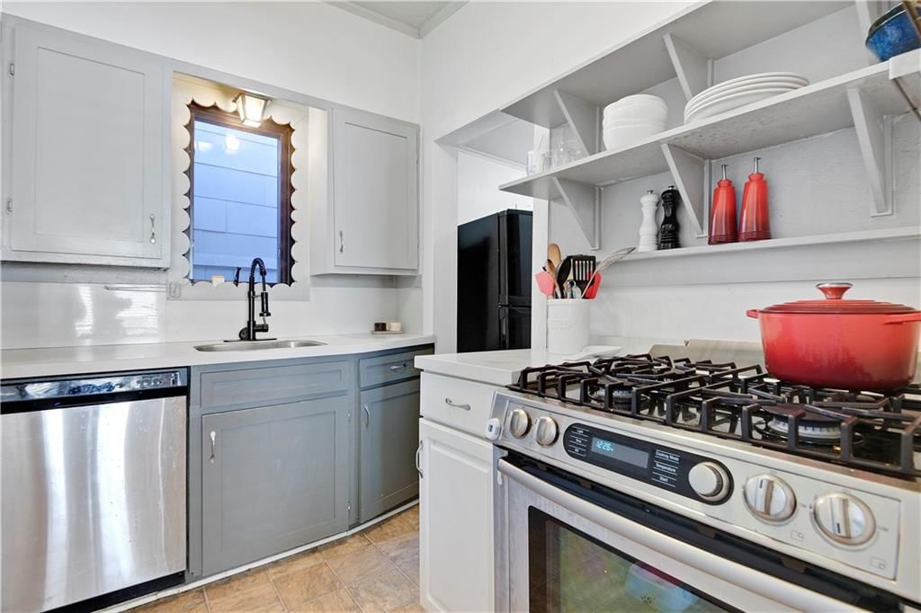 4058 Oak Street — photo 9