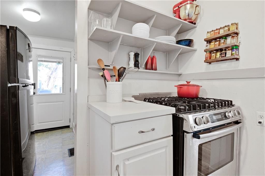 4058 Oak Street — photo 10