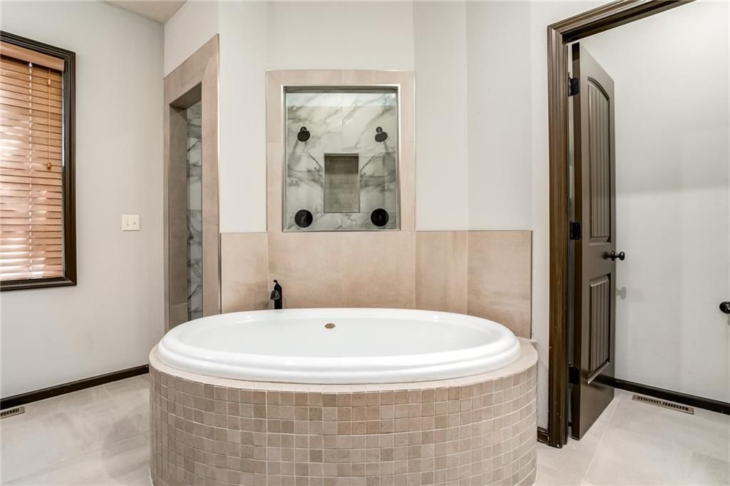 6823 Woodstock Court — photo 17