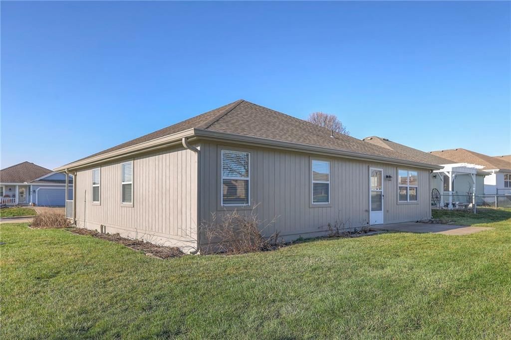 614 Sun Drive — photo 33