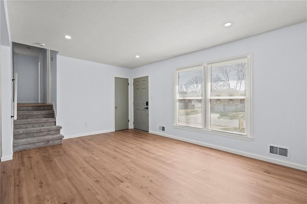 7700 E 100th Street — photo 10