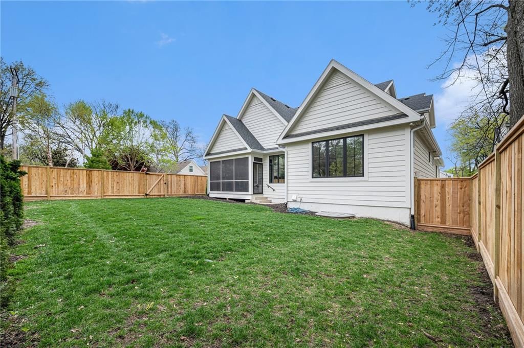 5700 Birch Street — photo 37