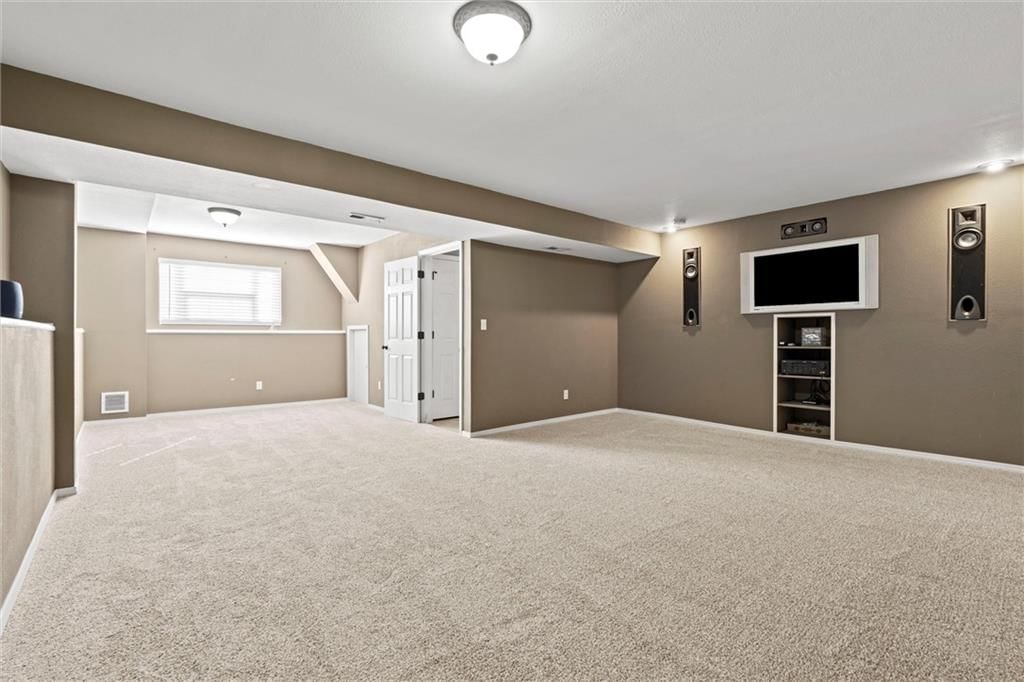 300 Blackjack Avenue — photo 26