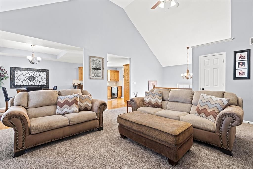 300 Blackjack Avenue — photo 7
