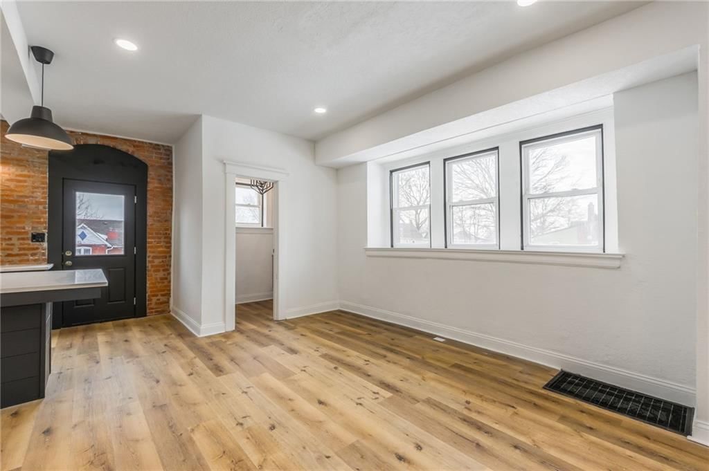 345 Benton Boulevard — photo 8