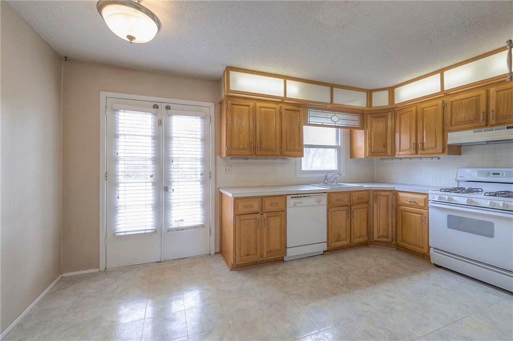 7301 Maple Street — photo 8