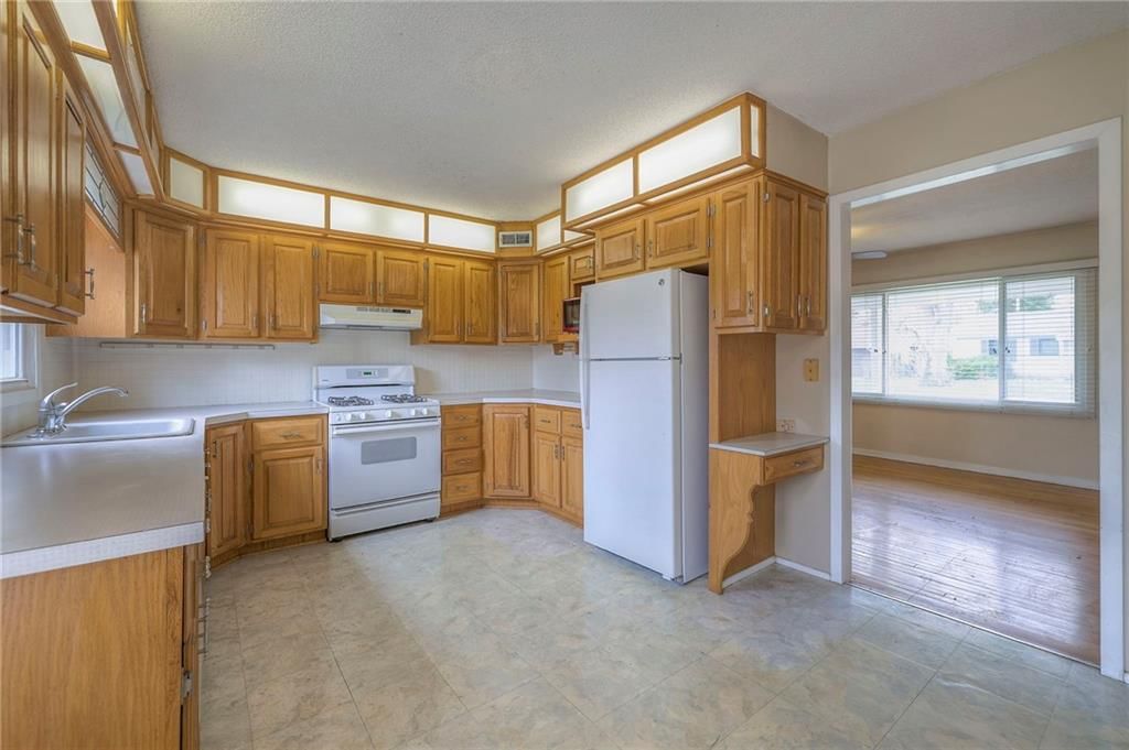 7301 Maple Street — photo 9