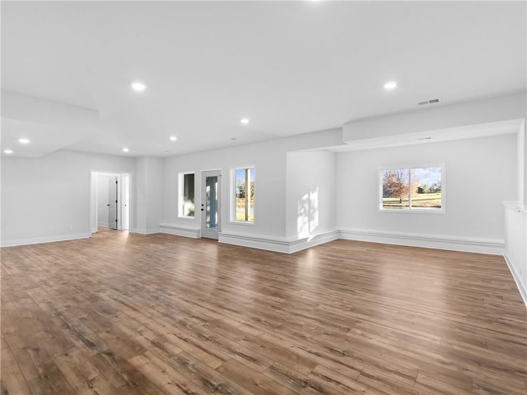 1516 Country Club Drive — photo 34