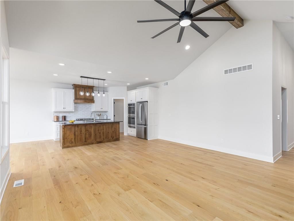 1516 Country Club Drive — photo 8