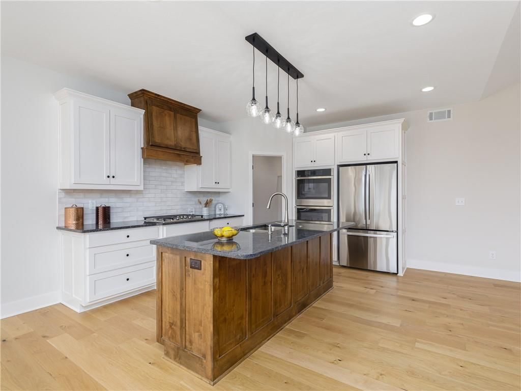 1516 Country Club Drive — photo 10