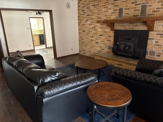 2330 Clark Avenue — photo 6