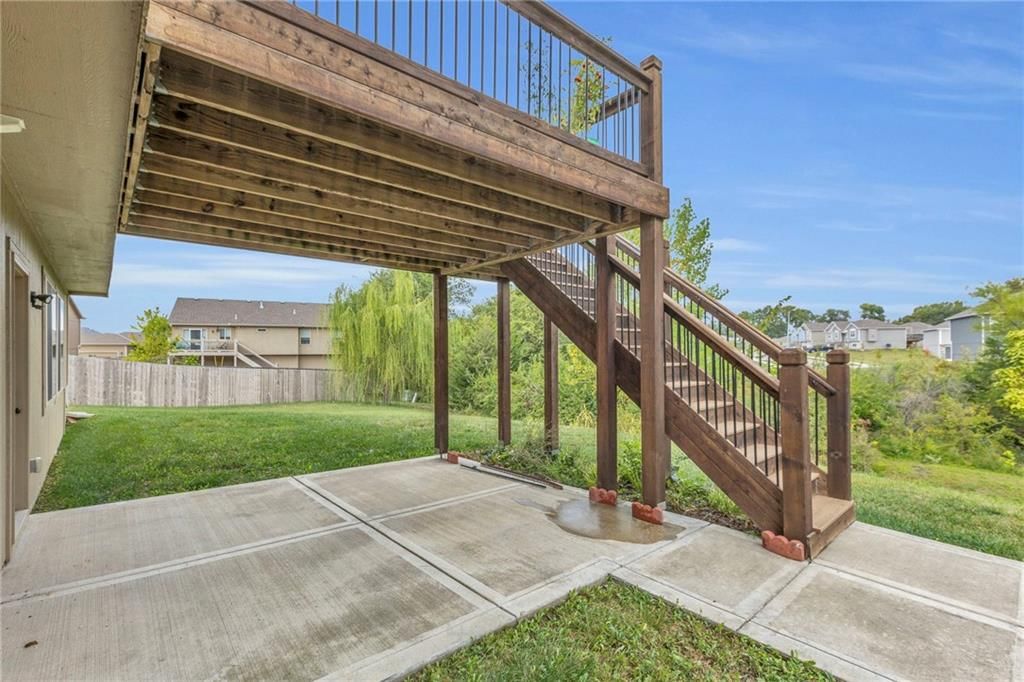 16905 Meadow Creek Circle — photo 20