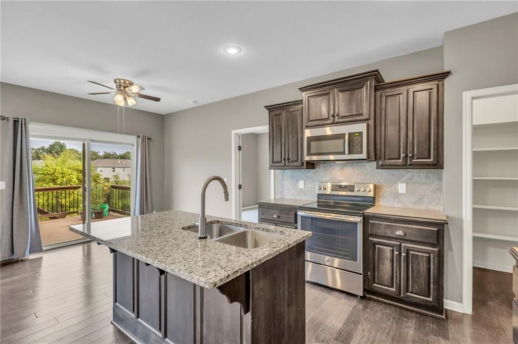 16905 Meadow Creek Circle — photo 5