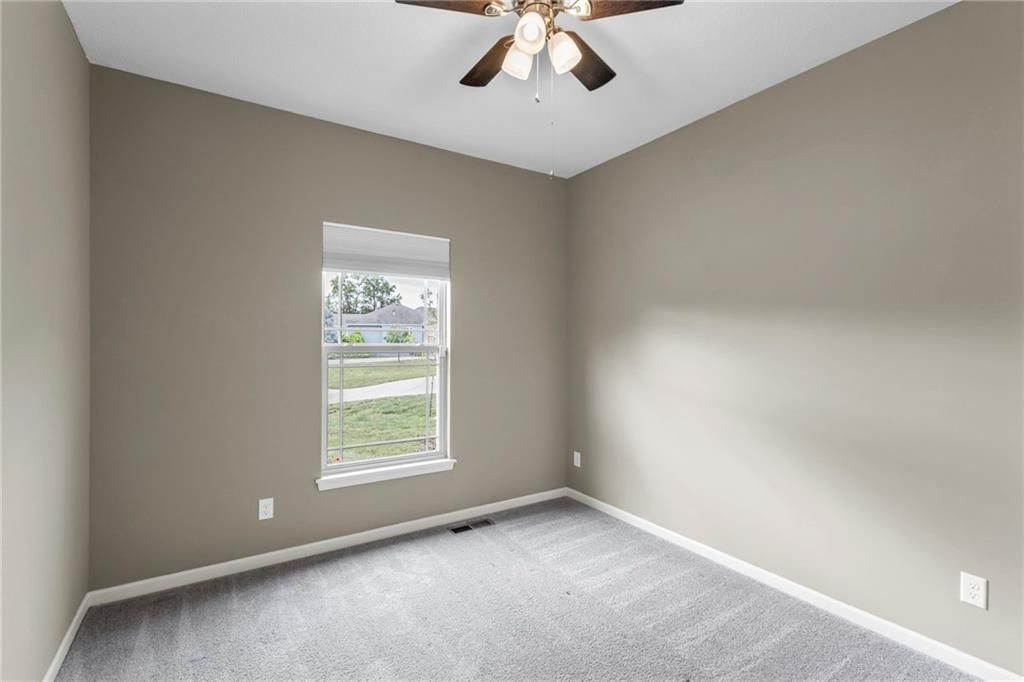 16905 Meadow Creek Circle — photo 9