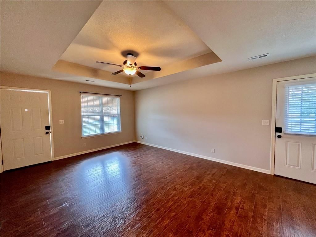423 Kreisel Drive — photo 4