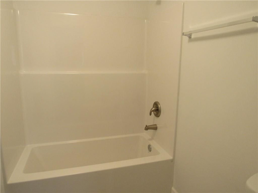 915 E 5th Street — photo 24