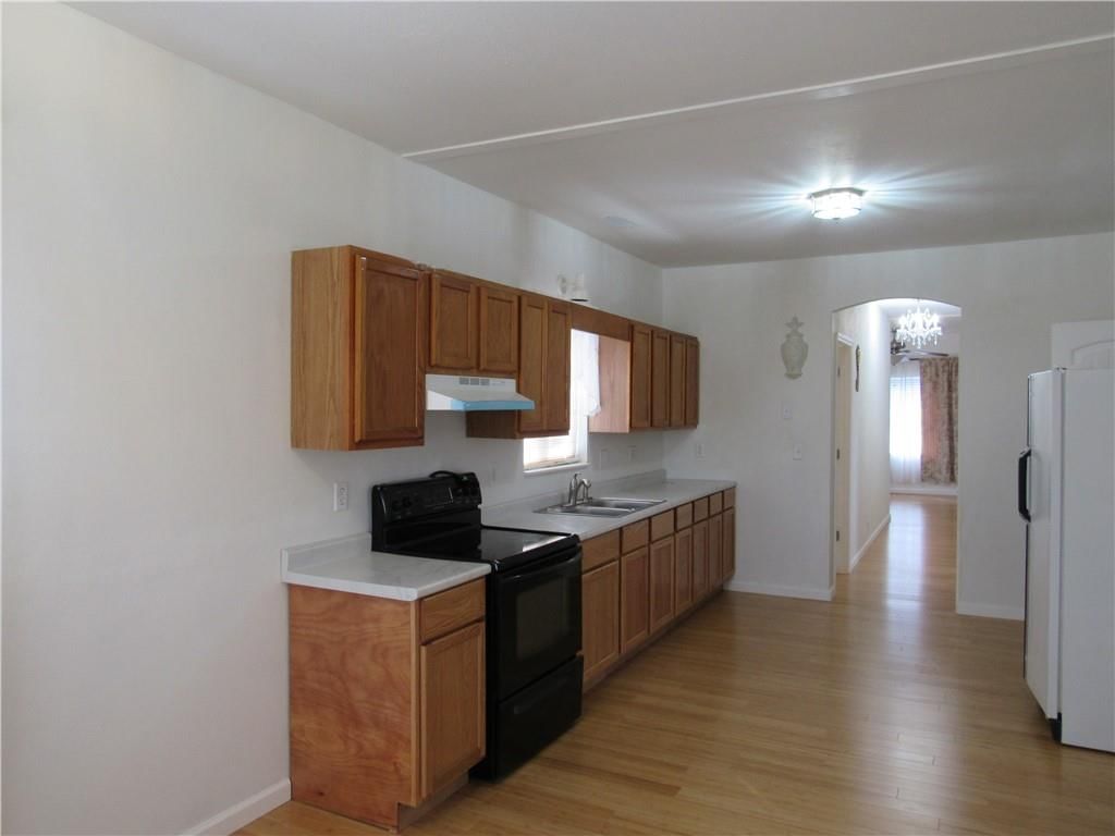 915 E 5th Street — photo 31