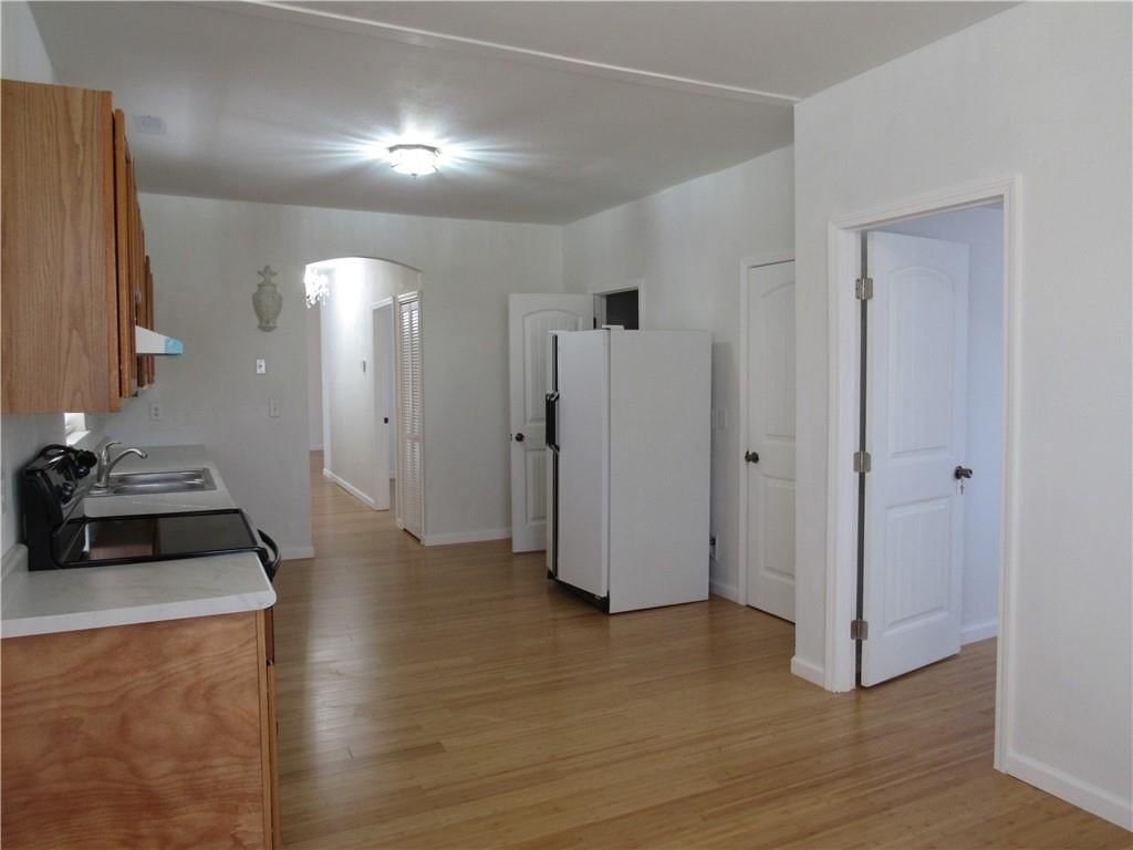 915 E 5th Street — photo 32