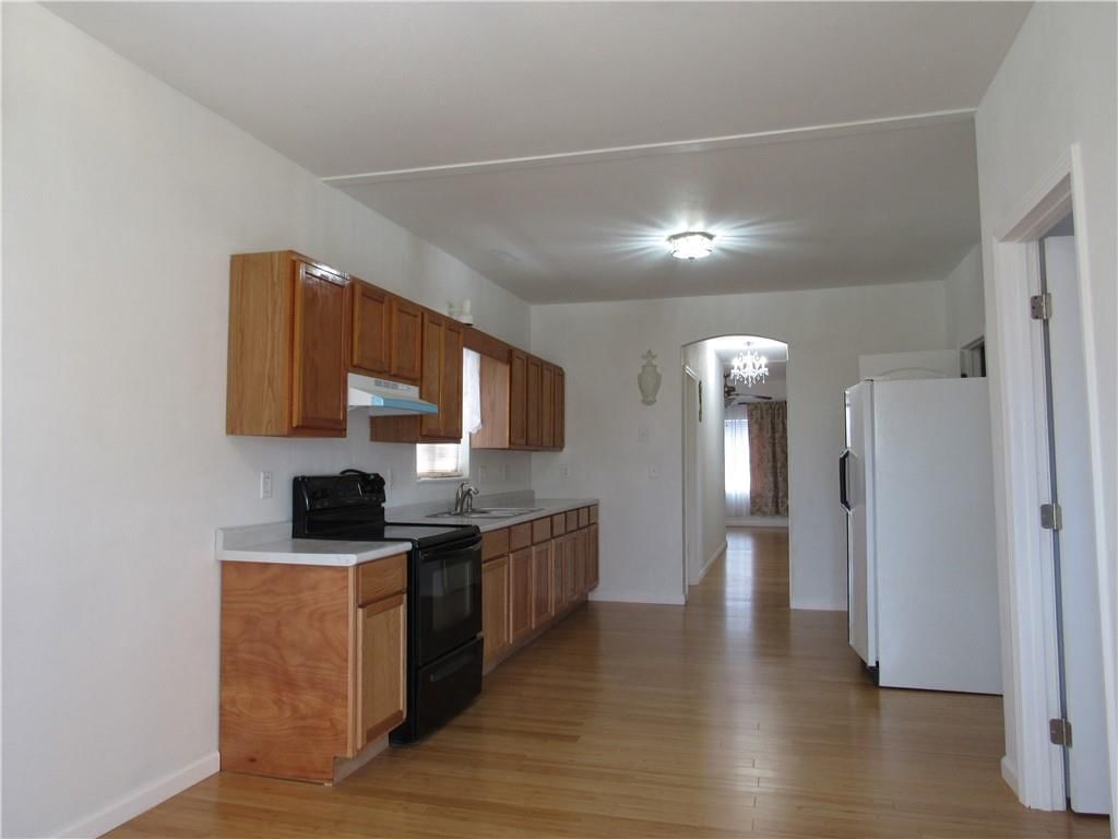 915 E 5th Street — photo 33