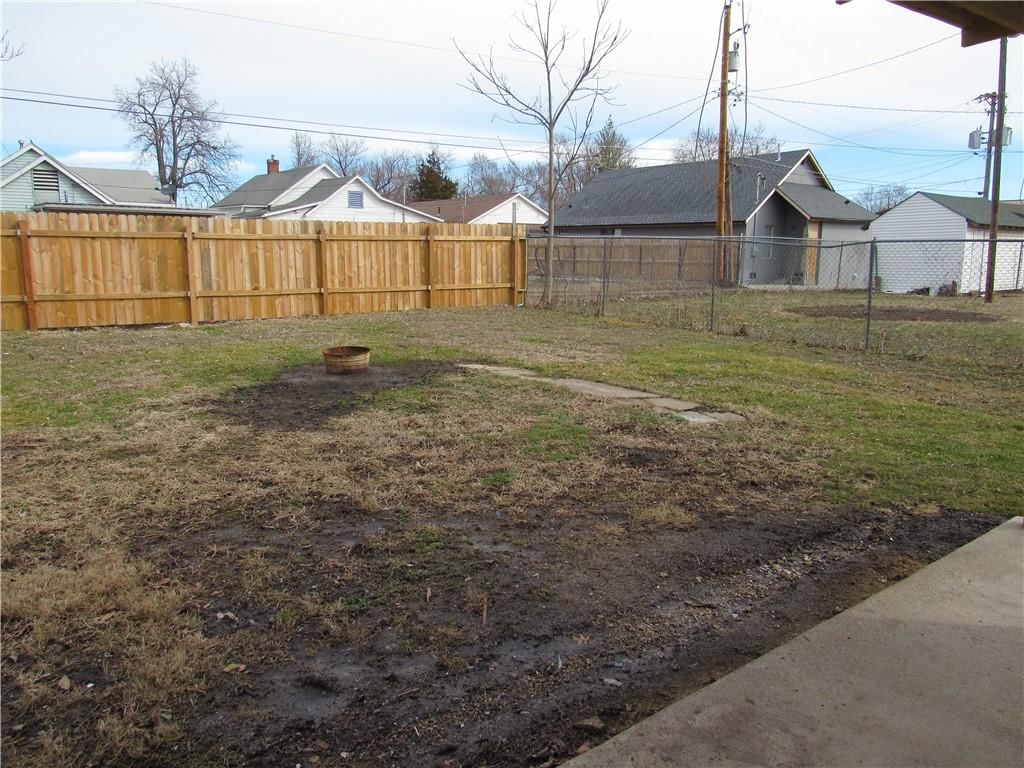 915 E 5th Street — photo 34