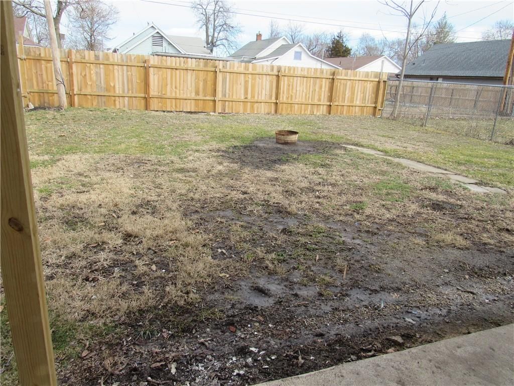 915 E 5th Street — photo 35
