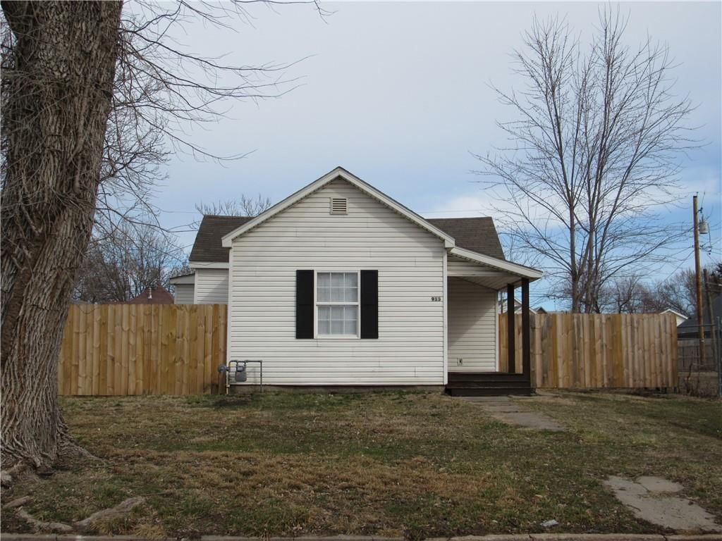 915 E 5th Street — photo 42