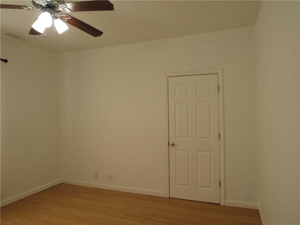 915 E 5th Street — photo 10