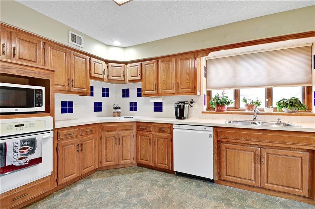 7607 Westgate Street — photo 9