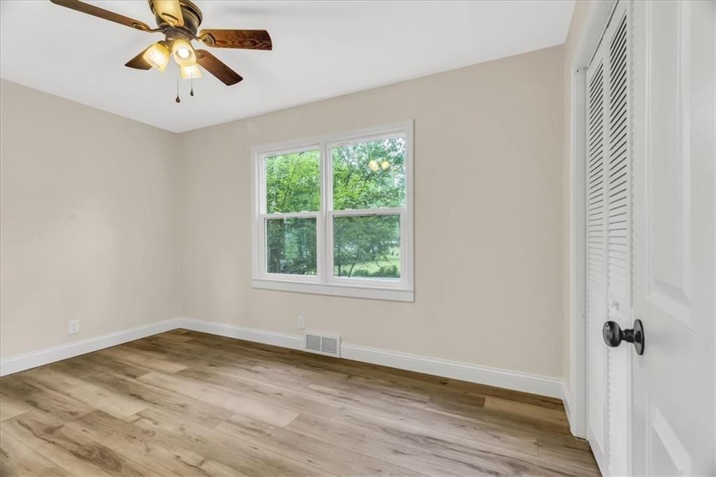 7624 Roswell Avenue — photo 25