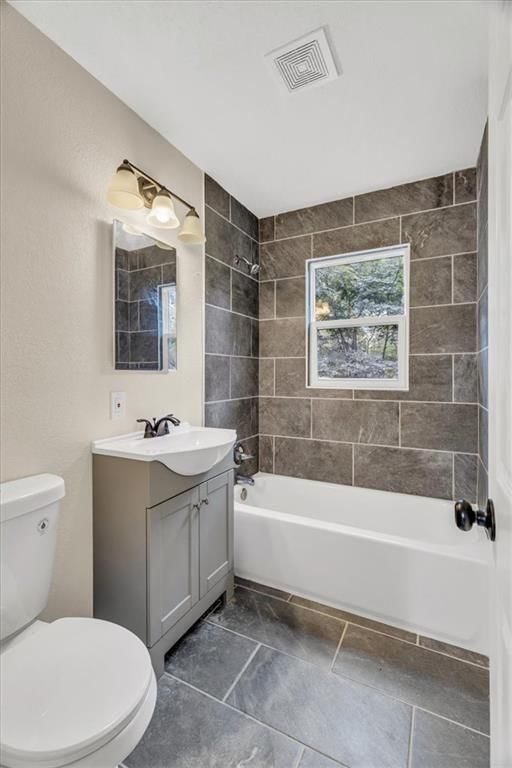 7624 Roswell Avenue — photo 8