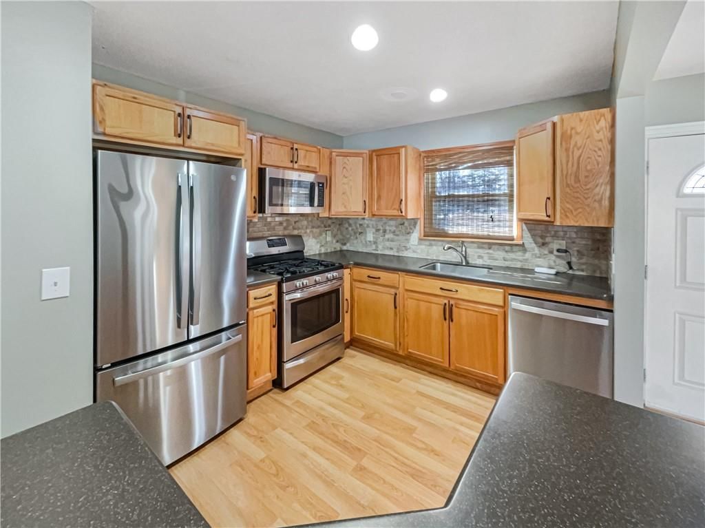 616 Oxford Drive — photo 11