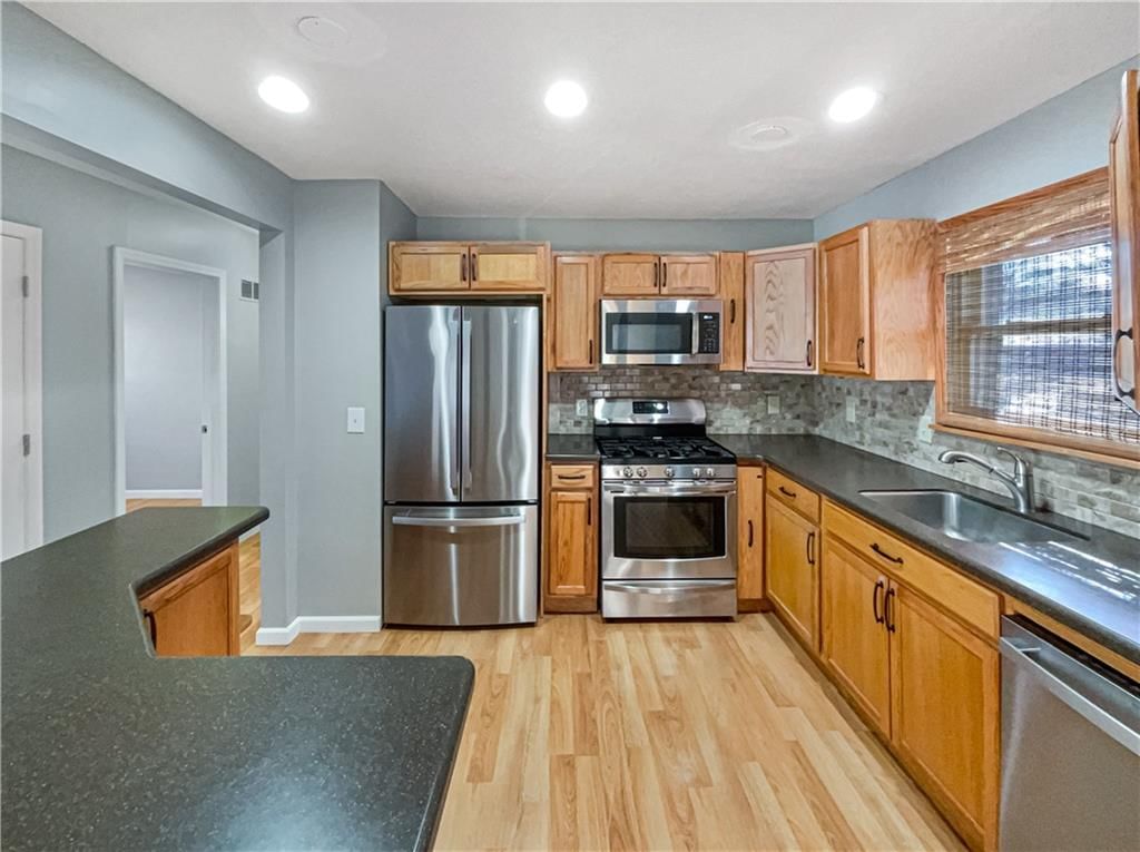 616 Oxford Drive — photo 6