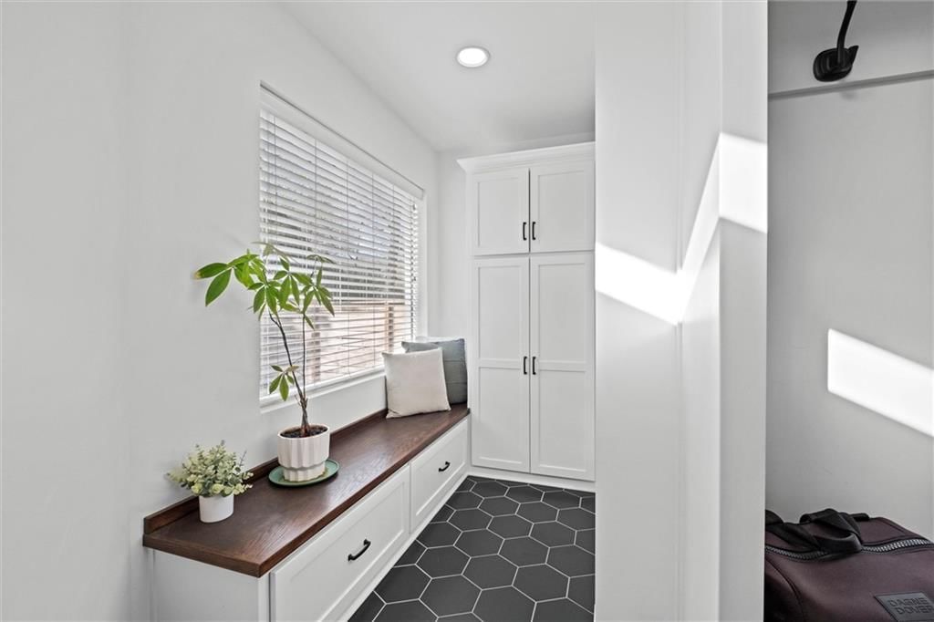 7906 Cambridge Drive — photo 18