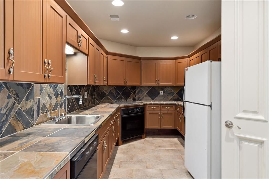 26724 W Greentree Court — photo 38