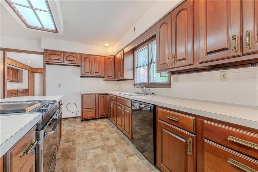 13816 Belmont Avenue — photo 27