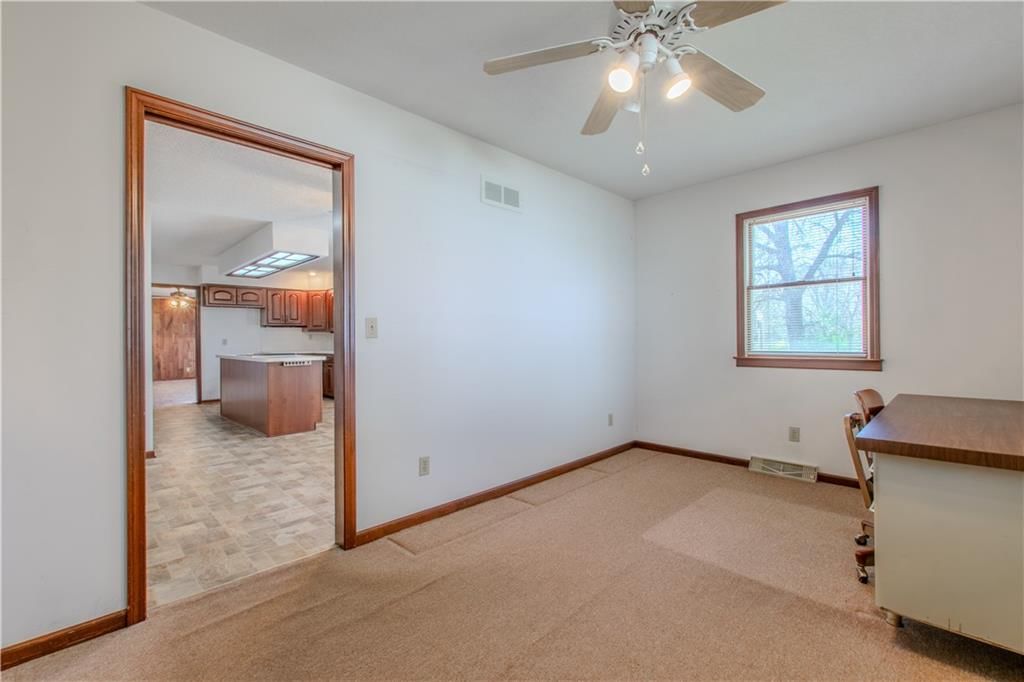 13816 Belmont Avenue — photo 33
