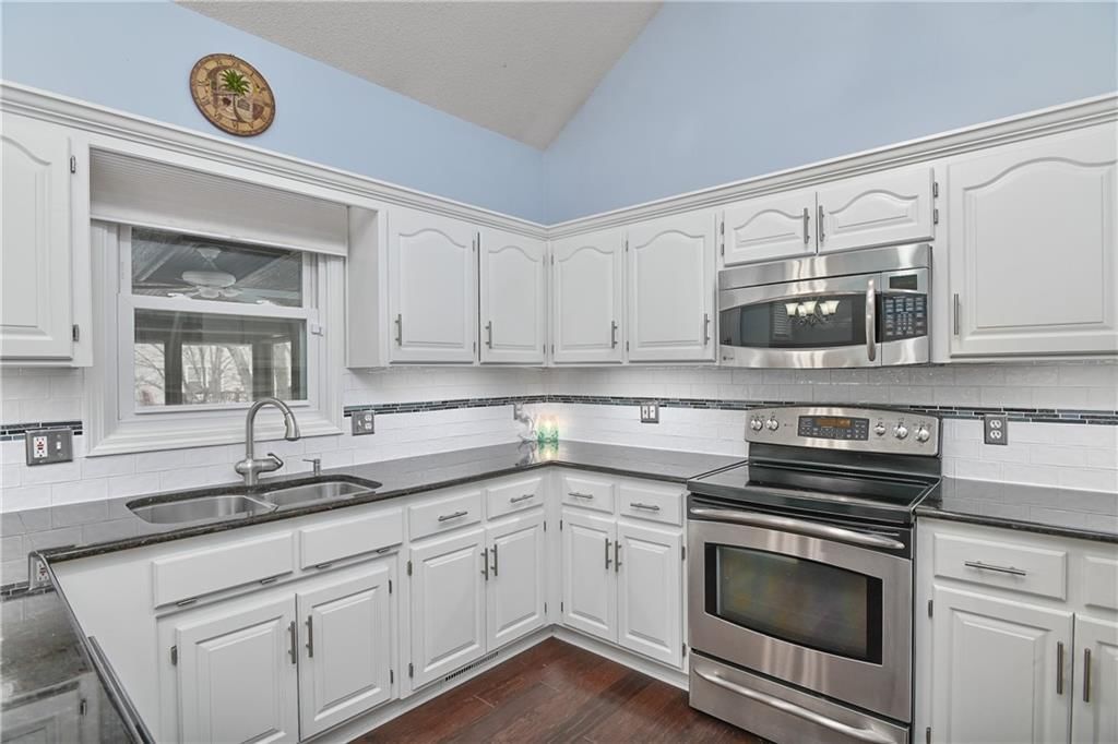 10704 N Harrison Street — photo 12