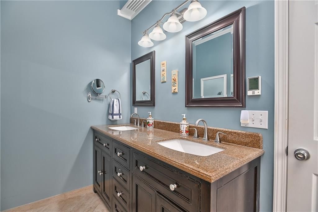 10704 N Harrison Street — photo 16