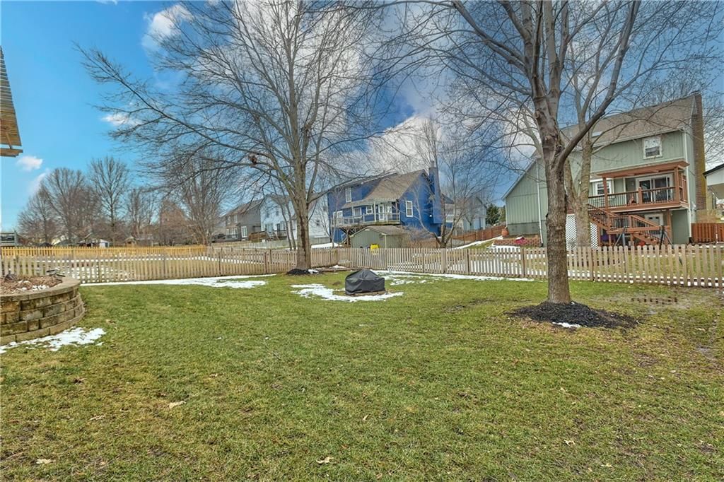 10704 N Harrison Street — photo 38