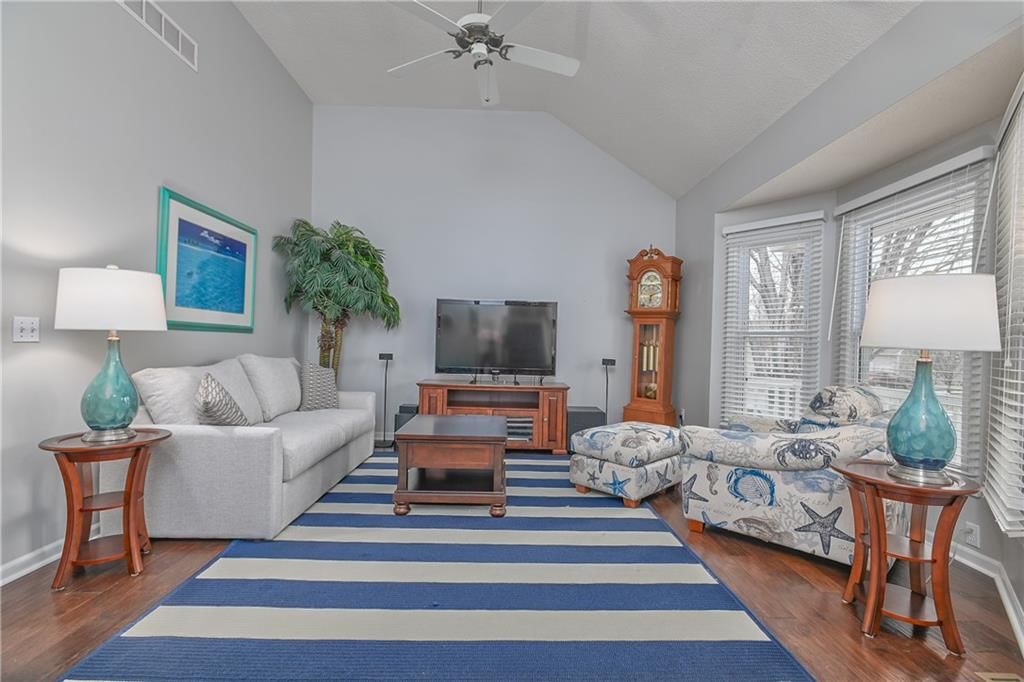 10704 N Harrison Street — photo 5