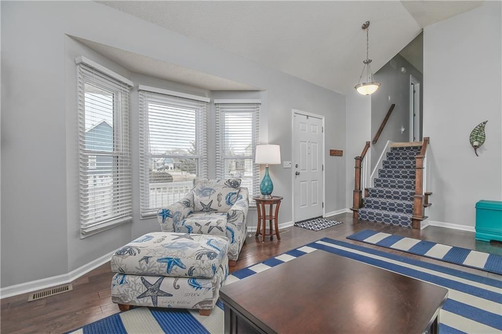10704 N Harrison Street — photo 7