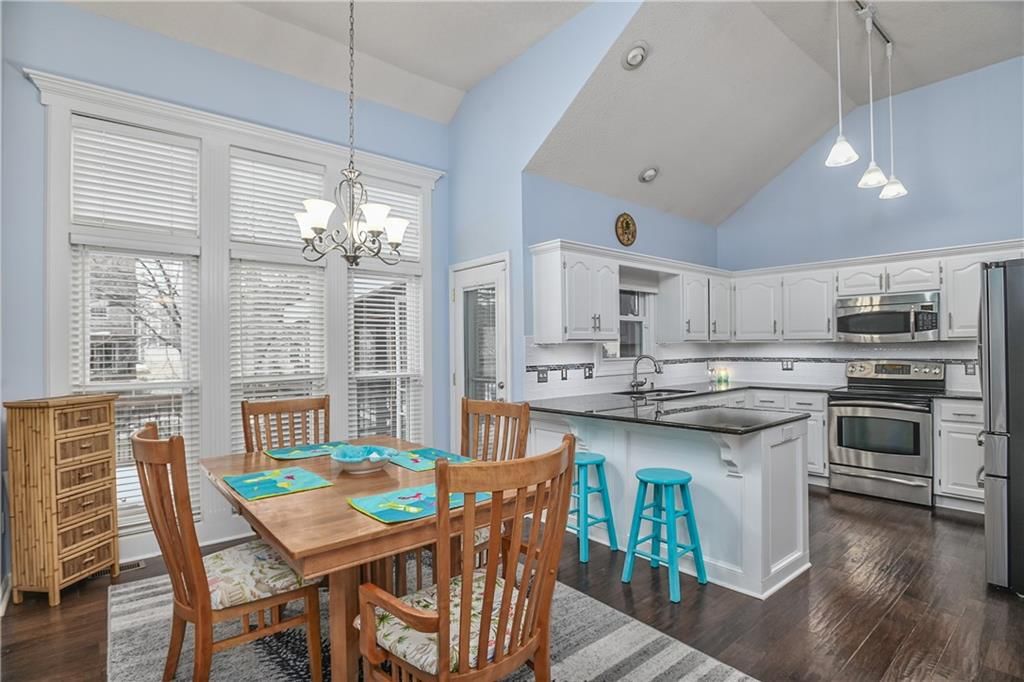 10704 N Harrison Street — photo 9