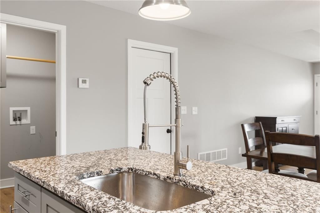 1724 Joann Drive — photo 9