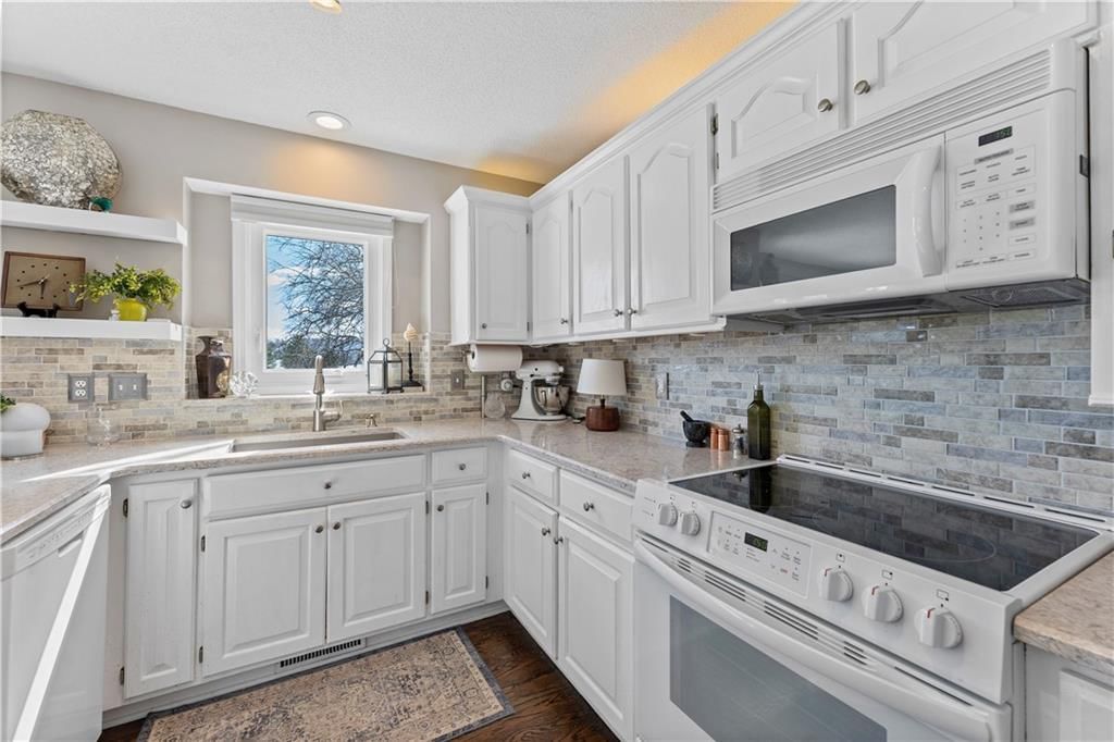 101 Asher Bay Street — photo 17