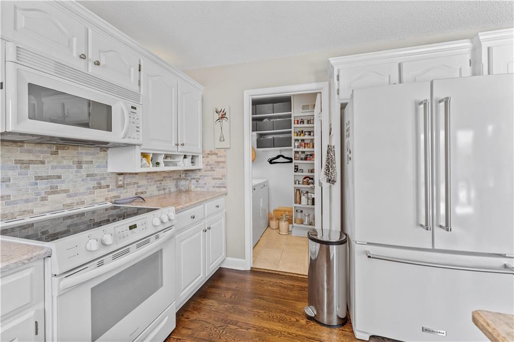 101 Asher Bay Street — photo 19