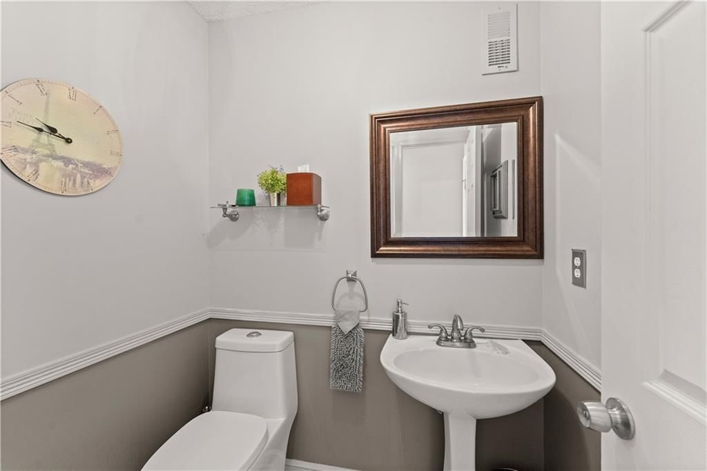 101 Asher Bay Street — photo 21